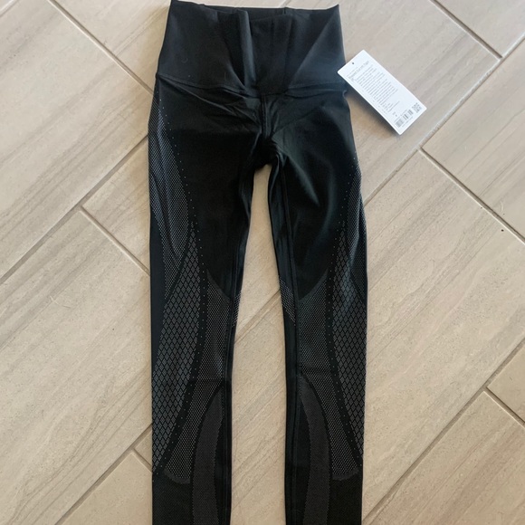 Lululemon Mapped Out High-Rise Tight 28" - Picture 4 of 5